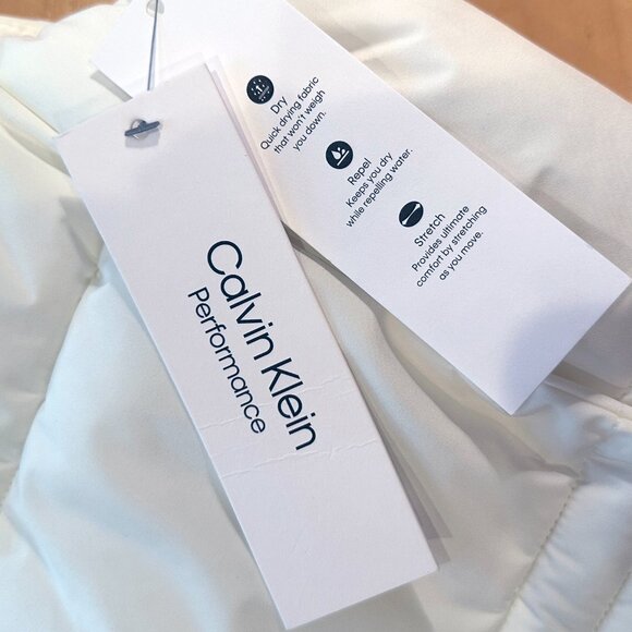 SOLD—Calvin Klein Performance White Quilted Puffer Vest Size Medium - Picture 4 of 12